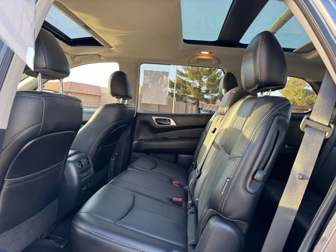 Used 2020 Nissan Pathfinder Platinum image 14