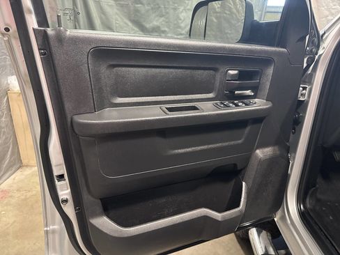 Used 2017 RAM 2500 Tradesman w/ Chrome Appearance Group image 13