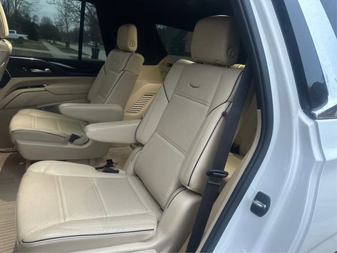 Used 2021 Cadillac Escalade Premium Luxury w/ Performance Package image 44