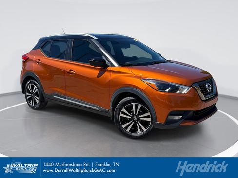 Used 2019 Nissan Kicks SR FWD image 1