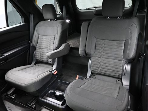 Used 2020 Ford Explorer XLT image 21