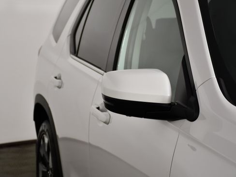 Certified 2026 Honda Pilot Touring image 14