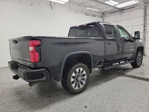 Used 2021 Chevrolet Silverado 2500 Custom w/ Custom Value Package AWD/4WD image 3