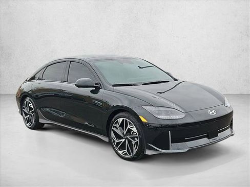 Used 2023 Hyundai Ioniq 6 Limited image 3