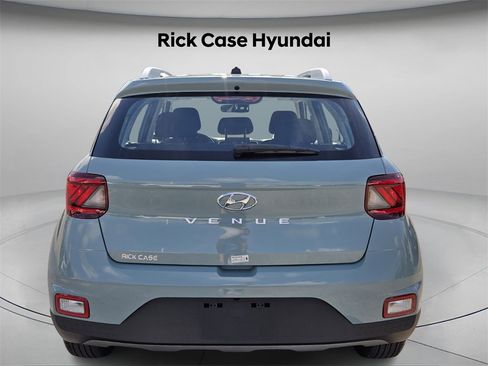 Certified 2025 Hyundai Venue SEL image 6