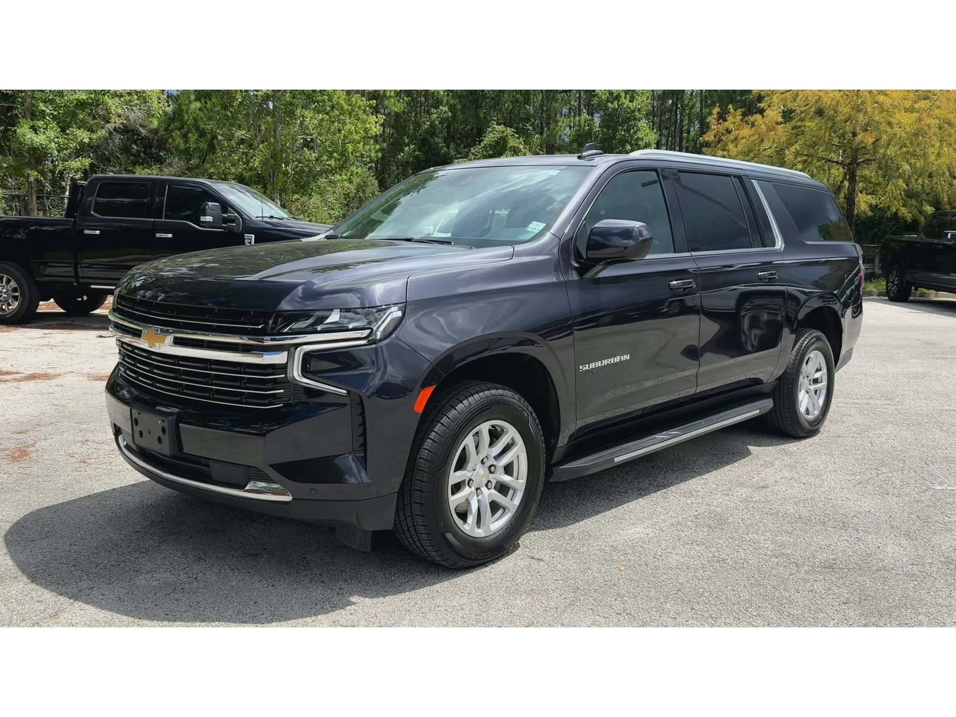 Certified 2024 Chevrolet Suburban LT AWD/4WD image 4
