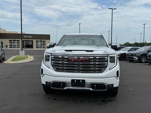 Used 2024 GMC Sierra 1500 Denali w/ Technology Package AWD/4WD image 2