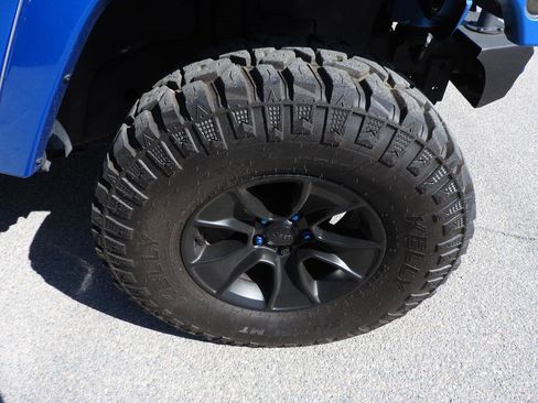 Used 2015 Jeep Wrangler Unlimited Sport AWD/4WD image 16