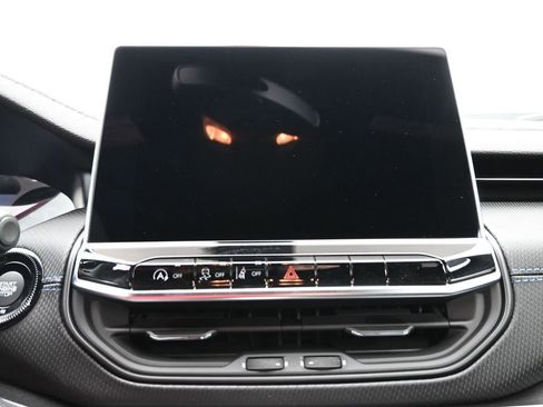 New 2026 Jeep Compass Latitude image 17