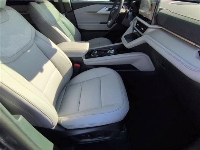 Used 2026 Ford Explorer Active w/ Active Comfort Package RWD image 22