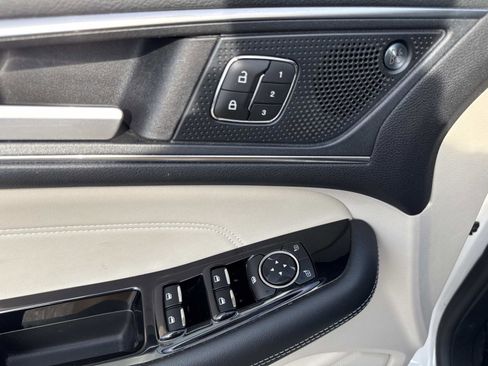 Used 2020 Ford Edge Titanium w/ Equipment Group 301A image 18