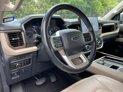 Used 2024 Ford Expedition Limited RWD image 11