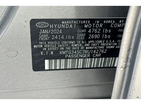 Used 2024 Genesis G70 2.5T image 34