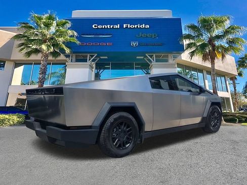 Used 2024 Tesla Cybertruck AWD Crew Cab image 5