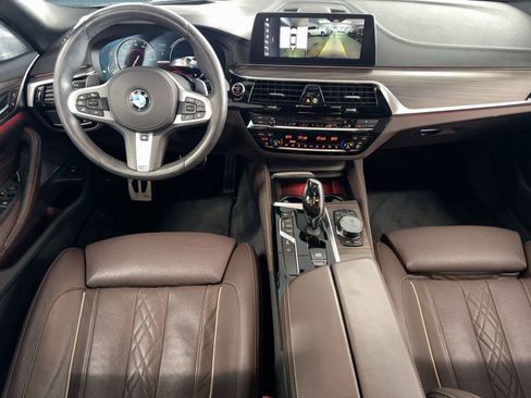 Used 2018 BMW M550i xDrive w/ Dynamic Handling Package image 27