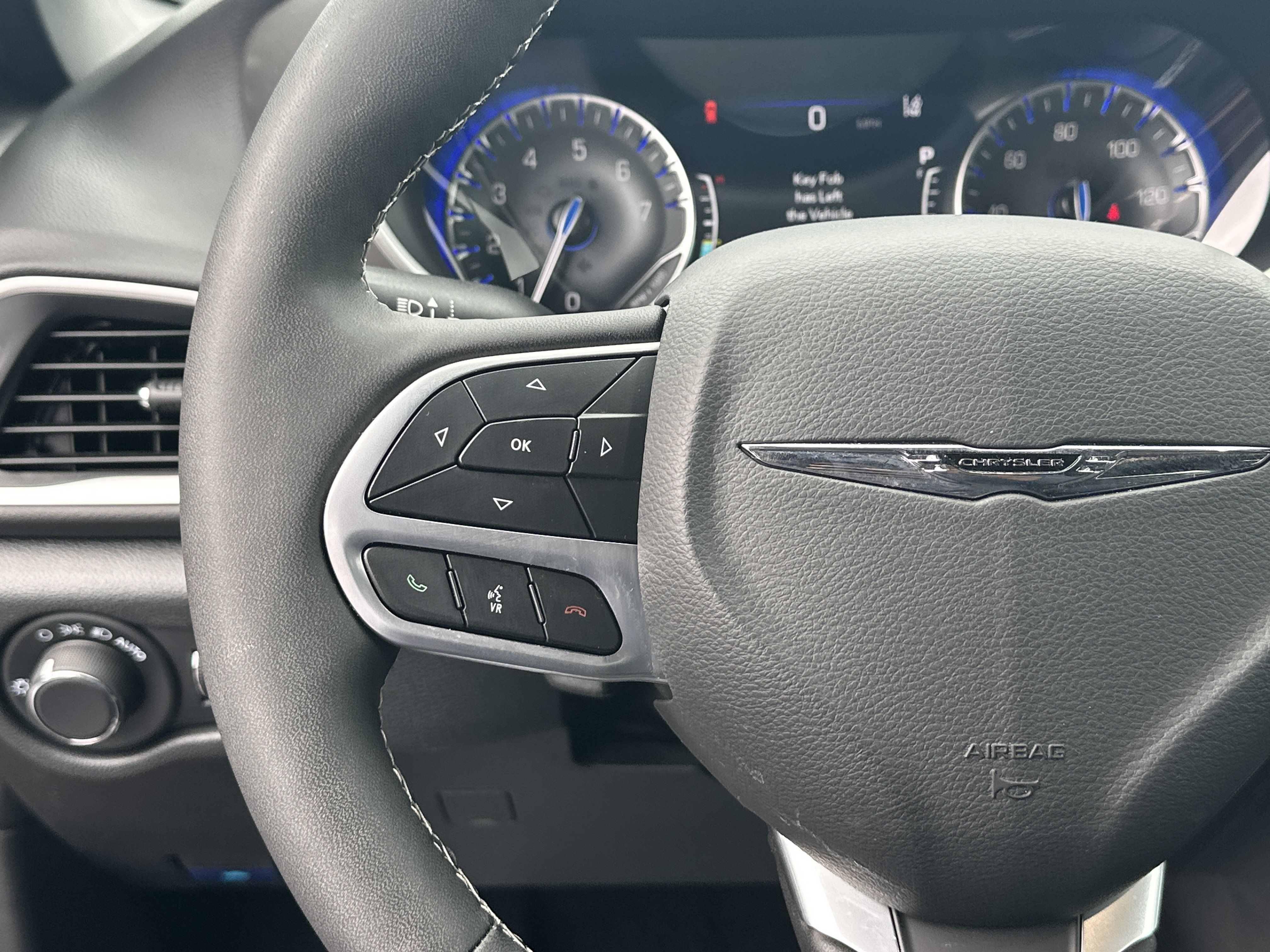 Used 2025 Chrysler Voyager LX FWD image 26