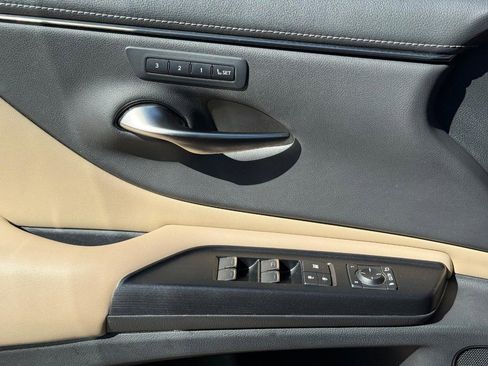 Used 2021 Lexus ES 250 ES 250 AWD w/ Premium Package image 26