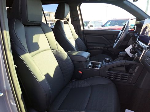 New 2025 Toyota 4Runner 4WD image 34