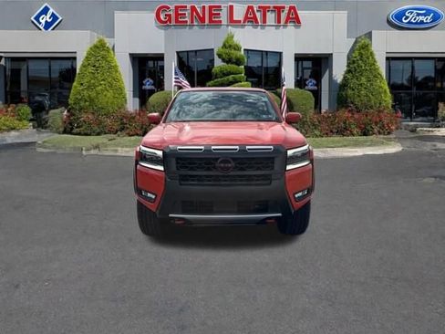 Used 2025 Nissan Frontier PRO-4X w/ Pro Convenience Package AWD/4WD image 2