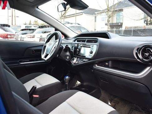 Used 2017 Toyota Prius C One image 11