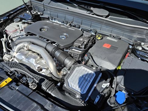 New 2026 Mercedes-Benz GLB 250 image 26