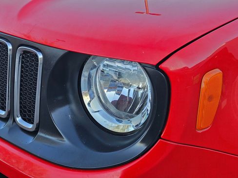 Used 2016 Jeep Renegade Latitude w/ Popular Equipment Group image 10