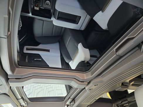 Used 2025 GMC Hummer EV 3X w/ LPO, Cargo Utility Package image 9