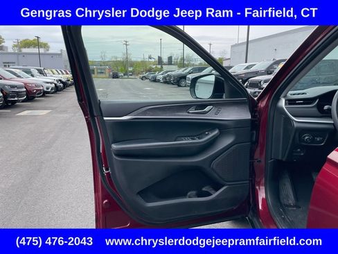 Certified 2023 Jeep Grand Cherokee Limited w/ Luxury Tech Group II AWD/4WD image 37