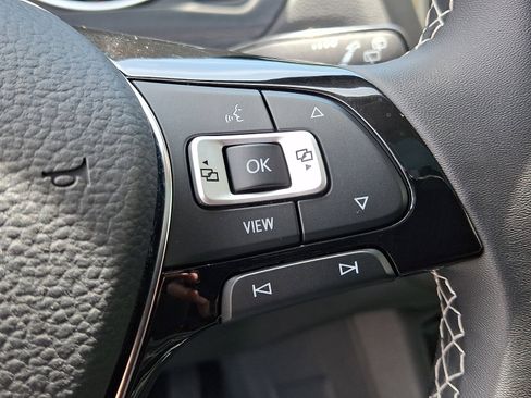 Used 2021 Volkswagen Tiguan SE w/ Panoramic Sunroof Package AWD/4WD image 22