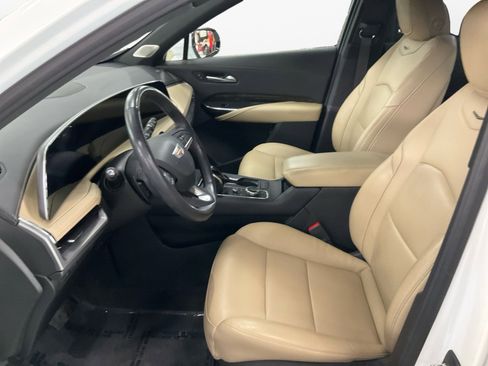 Used 2024 Cadillac XT4 Premium Luxury image 9