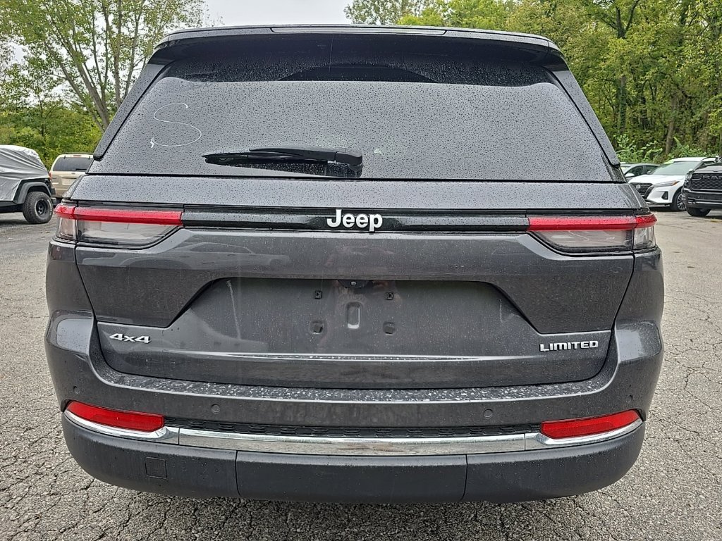 Used 2024 Jeep Grand Cherokee Limited AWD/4WD image 6