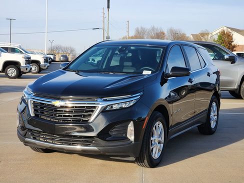 Used 2024 Chevrolet Equinox LT image 3