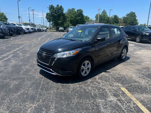 Used 2024 Nissan Kicks S FWD image 4