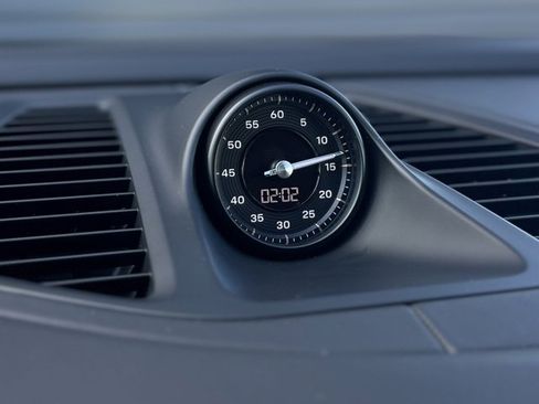 Certified 2025 Porsche Macan Electric image 26