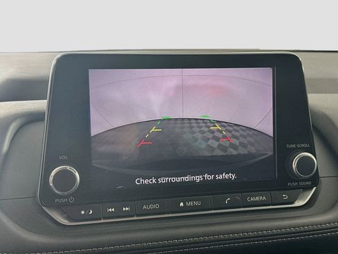Used 2025 Nissan Rogue S FWD image 22