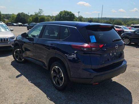 Used 2025 Nissan Rogue SV AWD/4WD image 7