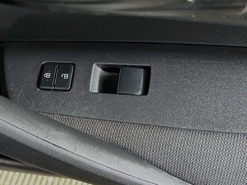 Used 2023 Toyota Corolla LE image 31