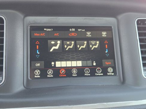 Used 2022 Dodge Charger SXT RWD image 10