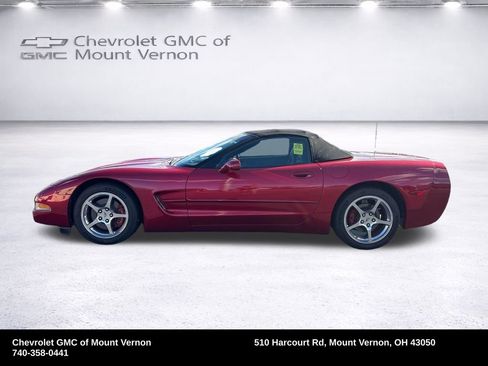 Used 2004 Chevrolet Corvette Convertible w/ Preferred Equipment Group RWD image 2