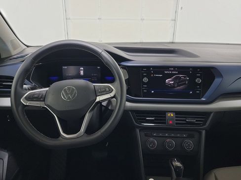 Used 2022 Volkswagen Taos SE image 16