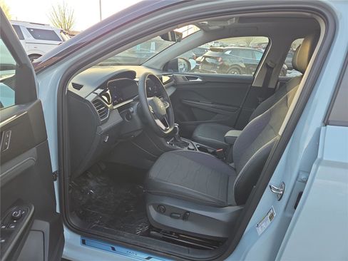 New 2026 Volkswagen Taos SE image 14