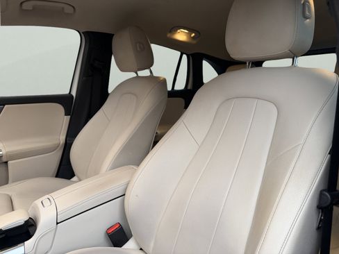 Used 2022 Mercedes-Benz GLA 250 4MATIC w/ Premium Package Lite image 25