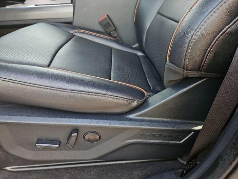 Used 2025 Ford F450 Lariat w/ Lariat Ultimate Package AWD/4WD image 24