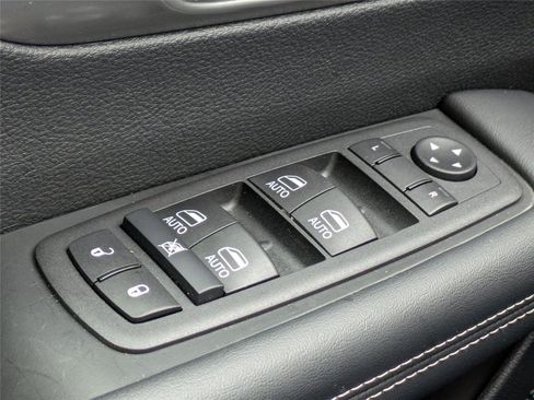 New 2026 Chrysler Voyager LX image 25