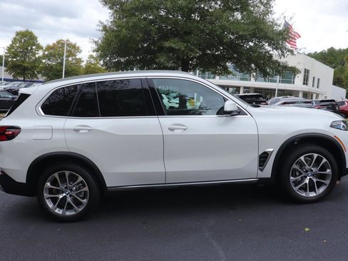 New 2026 BMW X5 sDrive40i w/ Premium Package image 9