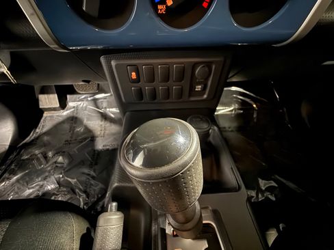 Used 2013 Toyota FJ Cruiser 4WD w/ Convenience Pkg image 45