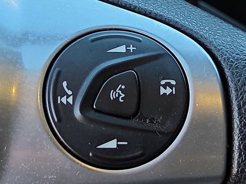 Used 2015 Ford Escape SE image 18