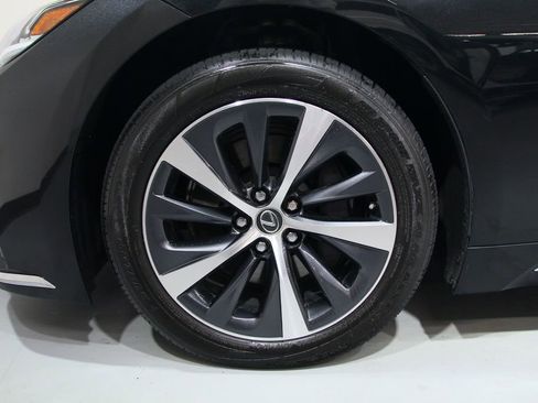Used 2021 Lexus LS 500 AWD w/ Accessory Package (Z1) image 17