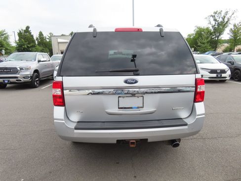 Used 2017 Ford Expedition XLT w/ Equipment Group 201A RWD image 6