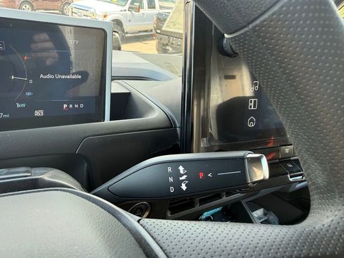 Used 2024 Chevrolet Brightdrop 600 w/ Battery Pack, Max Range image 13